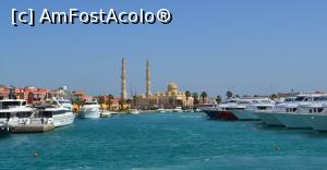 [P01] Hurghada Marina,&icirc;n fundal Moscheea El Mina » foto by AZE
 - 
<span class="allrVoted glyphicon glyphicon-heart hidden" id="av1222721"></span>
<a class="m-l-10 hidden" id="sv1222721" onclick="voting_Foto_DelVot(,1222721,3529)" role="button">șterge vot <span class="glyphicon glyphicon-remove"></span></a>
<a id="v91222721" class=" c-red"  onclick="voting_Foto_SetVot(1222721)" role="button"><span class="glyphicon glyphicon-heart-empty"></span> <b>LIKE</b> = Votează poza</a> <img class="hidden"  id="f1222721W9" src="/imagini/loader.gif" border="0" /><span class="AjErrMes hidden" id="e1222721ErM"></span>