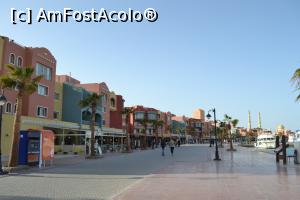 [P13] Zona pietonală din Hurghada Marina » foto by AZE
 - 
<span class="allrVoted glyphicon glyphicon-heart hidden" id="av1222733"></span>
<a class="m-l-10 hidden" id="sv1222733" onclick="voting_Foto_DelVot(,1222733,3529)" role="button">șterge vot <span class="glyphicon glyphicon-remove"></span></a>
<a id="v91222733" class=" c-red"  onclick="voting_Foto_SetVot(1222733)" role="button"><span class="glyphicon glyphicon-heart-empty"></span> <b>LIKE</b> = Votează poza</a> <img class="hidden"  id="f1222733W9" src="/imagini/loader.gif" border="0" /><span class="AjErrMes hidden" id="e1222733ErM"></span>