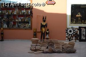 [P27] Marfă expusă la un magazin » foto by AZE
 - 
<span class="allrVoted glyphicon glyphicon-heart hidden" id="av1222747"></span>
<a class="m-l-10 hidden" id="sv1222747" onclick="voting_Foto_DelVot(,1222747,3529)" role="button">șterge vot <span class="glyphicon glyphicon-remove"></span></a>
<a id="v91222747" class=" c-red"  onclick="voting_Foto_SetVot(1222747)" role="button"><span class="glyphicon glyphicon-heart-empty"></span> <b>LIKE</b> = Votează poza</a> <img class="hidden"  id="f1222747W9" src="/imagini/loader.gif" border="0" /><span class="AjErrMes hidden" id="e1222747ErM"></span>