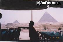 [P09] Excursie Cairo - piramidele vazute din restaurantul de langa sfinx, unde am luat masa de pranz. » foto by presario
 - 
<span class="allrVoted glyphicon glyphicon-heart hidden" id="av136131"></span>
<a class="m-l-10 hidden" id="sv136131" onclick="voting_Foto_DelVot(,136131,3529)" role="button">șterge vot <span class="glyphicon glyphicon-remove"></span></a>
<a id="v9136131" class=" c-red"  onclick="voting_Foto_SetVot(136131)" role="button"><span class="glyphicon glyphicon-heart-empty"></span> <b>LIKE</b> = Votează poza</a> <img class="hidden"  id="f136131W9" src="/imagini/loader.gif" border="0" /><span class="AjErrMes hidden" id="e136131ErM"></span>