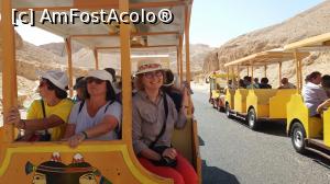 [P07] fericita cu biletele in mana in drum spre Vale » foto by elenaadina
 - 
<span class="allrVoted glyphicon glyphicon-heart hidden" id="av940317"></span>
<a class="m-l-10 hidden" id="sv940317" onclick="voting_Foto_DelVot(,940317,3529)" role="button">șterge vot <span class="glyphicon glyphicon-remove"></span></a>
<a id="v9940317" class=" c-red"  onclick="voting_Foto_SetVot(940317)" role="button"><span class="glyphicon glyphicon-heart-empty"></span> <b>LIKE</b> = Votează poza</a> <img class="hidden"  id="f940317W9" src="/imagini/loader.gif" border="0" /><span class="AjErrMes hidden" id="e940317ErM"></span>