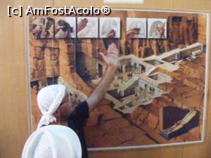 [P29] Hani, ghidul, ne explica schita mormantului lui Tutankamon » foto by ioana74
 - 
<span class="allrVoted glyphicon glyphicon-heart hidden" id="av1040210"></span>
<a class="m-l-10 hidden" id="sv1040210" onclick="voting_Foto_DelVot(,1040210,3529)" role="button">șterge vot <span class="glyphicon glyphicon-remove"></span></a>
<a id="v91040210" class=" c-red"  onclick="voting_Foto_SetVot(1040210)" role="button"><span class="glyphicon glyphicon-heart-empty"></span> <b>LIKE</b> = Votează poza</a> <img class="hidden"  id="f1040210W9" src="/imagini/loader.gif" border="0" /><span class="AjErrMes hidden" id="e1040210ErM"></span>