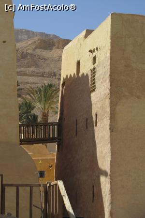 [P15] Turnul in care se refugiau calugarii (cladirea din dr.)  » foto by barzoica*
 - 
<span class="allrVoted glyphicon glyphicon-heart hidden" id="av1004569"></span>
<a class="m-l-10 hidden" id="sv1004569" onclick="voting_Foto_DelVot(,1004569,3529)" role="button">șterge vot <span class="glyphicon glyphicon-remove"></span></a>
<a id="v91004569" class=" c-red"  onclick="voting_Foto_SetVot(1004569)" role="button"><span class="glyphicon glyphicon-heart-empty"></span> <b>LIKE</b> = Votează poza</a> <img class="hidden"  id="f1004569W9" src="/imagini/loader.gif" border="0" /><span class="AjErrMes hidden" id="e1004569ErM"></span>