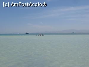 [P09] Orange Bay, apa e verde si " pana la genunchi" pe o lungime de 3-400 de metri, de-abia acolo, in departare, unde devine albastra, e mai adanca si te lasa sa inoti. Te simti ca-n Bora-Bora.  » foto by dorgo
 - 
<span class="allrVoted glyphicon glyphicon-heart hidden" id="av1074717"></span>
<a class="m-l-10 hidden" id="sv1074717" onclick="voting_Foto_DelVot(,1074717,3529)" role="button">șterge vot <span class="glyphicon glyphicon-remove"></span></a>
<a id="v91074717" class=" c-red"  onclick="voting_Foto_SetVot(1074717)" role="button"><span class="glyphicon glyphicon-heart-empty"></span> <b>LIKE</b> = Votează poza</a> <img class="hidden"  id="f1074717W9" src="/imagini/loader.gif" border="0" /><span class="AjErrMes hidden" id="e1074717ErM"></span>
