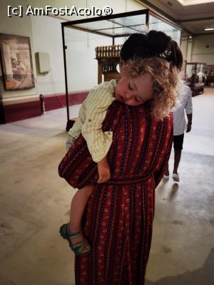 [P05] Muzeul Egiptean din Cairo, muzeu vechi, care nu mai are prea multe chestii interesante - doar colectia lui Tutankhamon. Copil nu prea impresionat. » foto by Bubbles91
 - 
<span class="allrVoted glyphicon glyphicon-heart hidden" id="av1234188"></span>
<a class="m-l-10 hidden" id="sv1234188" onclick="voting_Foto_DelVot(,1234188,3529)" role="button">șterge vot <span class="glyphicon glyphicon-remove"></span></a>
<a id="v91234188" class=" c-red"  onclick="voting_Foto_SetVot(1234188)" role="button"><span class="glyphicon glyphicon-heart-empty"></span> <b>LIKE</b> = Votează poza</a> <img class="hidden"  id="f1234188W9" src="/imagini/loader.gif" border="0" /><span class="AjErrMes hidden" id="e1234188ErM"></span>