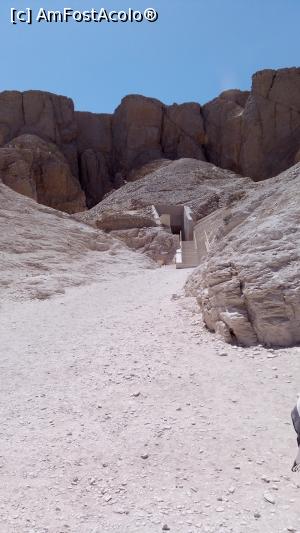 [P03] mormant in Valea Regilor » foto by lianacioban
 - 
<span class="allrVoted glyphicon glyphicon-heart hidden" id="av1081694"></span>
<a class="m-l-10 hidden" id="sv1081694" onclick="voting_Foto_DelVot(,1081694,3529)" role="button">șterge vot <span class="glyphicon glyphicon-remove"></span></a>
<a id="v91081694" class=" c-red"  onclick="voting_Foto_SetVot(1081694)" role="button"><span class="glyphicon glyphicon-heart-empty"></span> <b>LIKE</b> = Votează poza</a> <img class="hidden"  id="f1081694W9" src="/imagini/loader.gif" border="0" /><span class="AjErrMes hidden" id="e1081694ErM"></span>