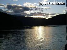 [P05] Apele lacului erau chiar aurii! » foto by corinka
 - 
<span class="allrVoted glyphicon glyphicon-heart hidden" id="av121494"></span>
<a class="m-l-10 hidden" id="sv121494" onclick="voting_Foto_DelVot(,121494,3531)" role="button">șterge vot <span class="glyphicon glyphicon-remove"></span></a>
<a id="v9121494" class=" c-red"  onclick="voting_Foto_SetVot(121494)" role="button"><span class="glyphicon glyphicon-heart-empty"></span> <b>LIKE</b> = Votează poza</a> <img class="hidden"  id="f121494W9" src="/imagini/loader.gif" border="0" /><span class="AjErrMes hidden" id="e121494ErM"></span>