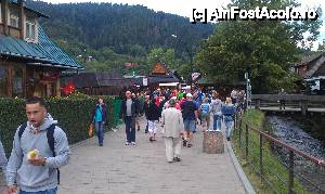 [P14] Aproape de micul podeţ de trecere spre funicularul Gubalowka din Zakopane, Polonia.  » foto by traian.leuca †
 - 
<span class="allrVoted glyphicon glyphicon-heart hidden" id="av488657"></span>
<a class="m-l-10 hidden" id="sv488657" onclick="voting_Foto_DelVot(,488657,3535)" role="button">șterge vot <span class="glyphicon glyphicon-remove"></span></a>
<a id="v9488657" class=" c-red"  onclick="voting_Foto_SetVot(488657)" role="button"><span class="glyphicon glyphicon-heart-empty"></span> <b>LIKE</b> = Votează poza</a> <img class="hidden"  id="f488657W9" src="/imagini/loader.gif" border="0" /><span class="AjErrMes hidden" id="e488657ErM"></span>