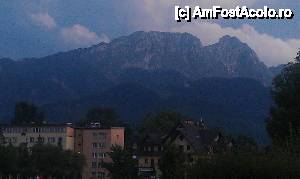 [P21] Munţii Tatra văzuţi din capătul de est al străzii Krupowki din Zakopane, Polonia.  » foto by traian.leuca †
 - 
<span class="allrVoted glyphicon glyphicon-heart hidden" id="av488664"></span>
<a class="m-l-10 hidden" id="sv488664" onclick="voting_Foto_DelVot(,488664,3535)" role="button">șterge vot <span class="glyphicon glyphicon-remove"></span></a>
<a id="v9488664" class=" c-red"  onclick="voting_Foto_SetVot(488664)" role="button"><span class="glyphicon glyphicon-heart-empty"></span> <b>LIKE</b> = Votează poza</a> <img class="hidden"  id="f488664W9" src="/imagini/loader.gif" border="0" /><span class="AjErrMes hidden" id="e488664ErM"></span>
