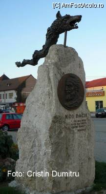 [P21] monumet in onoarea dacilor, in Brad » foto by cristinadumitru*
 - 
<span class="allrVoted glyphicon glyphicon-heart hidden" id="av21116"></span>
<a class="m-l-10 hidden" id="sv21116" onclick="voting_Foto_DelVot(,21116,3541)" role="button">șterge vot <span class="glyphicon glyphicon-remove"></span></a>
<a id="v921116" class=" c-red"  onclick="voting_Foto_SetVot(21116)" role="button"><span class="glyphicon glyphicon-heart-empty"></span> <b>LIKE</b> = Votează poza</a> <img class="hidden"  id="f21116W9" src="/imagini/loader.gif" border="0" /><span class="AjErrMes hidden" id="e21116ErM"></span>