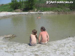 [P06] Dupa baia de namol, merge de minune, o baie sarata in lac » foto by dorgo
 - 
<span class="allrVoted glyphicon glyphicon-heart hidden" id="av339062"></span>
<a class="m-l-10 hidden" id="sv339062" onclick="voting_Foto_DelVot(,339062,3541)" role="button">șterge vot <span class="glyphicon glyphicon-remove"></span></a>
<a id="v9339062" class=" c-red"  onclick="voting_Foto_SetVot(339062)" role="button"><span class="glyphicon glyphicon-heart-empty"></span> <b>LIKE</b> = Votează poza</a> <img class="hidden"  id="f339062W9" src="/imagini/loader.gif" border="0" /><span class="AjErrMes hidden" id="e339062ErM"></span>