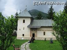 [P14] in incinta manastirii se afla de asemenea vechea si micuta biserica bolnita“Sf.Nicolae” ( bolnita in romaneste a fost preluat din termenul slavon ce desemna  un spital, asadar biserica unde se rugau cei bolnavi ) » foto by adria
 - 
<span class="allrVoted glyphicon glyphicon-heart hidden" id="av90129"></span>
<a class="m-l-10 hidden" id="sv90129" onclick="voting_Foto_DelVot(,90129,3541)" role="button">șterge vot <span class="glyphicon glyphicon-remove"></span></a>
<a id="v990129" class=" c-red"  onclick="voting_Foto_SetVot(90129)" role="button"><span class="glyphicon glyphicon-heart-empty"></span> <b>LIKE</b> = Votează poza</a> <img class="hidden"  id="f90129W9" src="/imagini/loader.gif" border="0" /><span class="AjErrMes hidden" id="e90129ErM"></span>
