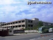 [P22] Aici a vrut să fie ceva. Ce? Nu ştiu. Dar clădirea a rămas părăsită şi multe altele în spatele ei. » foto by abbilbal*
 - 
<span class="allrVoted glyphicon glyphicon-heart hidden" id="av136765"></span>
<a class="m-l-10 hidden" id="sv136765" onclick="voting_Foto_DelVot(,136765,3541)" role="button">șterge vot <span class="glyphicon glyphicon-remove"></span></a>
<a id="v9136765" class=" c-red"  onclick="voting_Foto_SetVot(136765)" role="button"><span class="glyphicon glyphicon-heart-empty"></span> <b>LIKE</b> = Votează poza</a> <img class="hidden"  id="f136765W9" src="/imagini/loader.gif" border="0" /><span class="AjErrMes hidden" id="e136765ErM"></span>