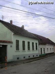 [P27] Case din vechiul burg. Aici a locuit renumitul om de cultură prof. Theobald Bruno Streitfeld între 1902 şi 1985 » foto by abbilbal*
 - 
<span class="allrVoted glyphicon glyphicon-heart hidden" id="av136770"></span>
<a class="m-l-10 hidden" id="sv136770" onclick="voting_Foto_DelVot(,136770,3541)" role="button">șterge vot <span class="glyphicon glyphicon-remove"></span></a>
<a id="v9136770" class=" c-red"  onclick="voting_Foto_SetVot(136770)" role="button"><span class="glyphicon glyphicon-heart-empty"></span> <b>LIKE</b> = Votează poza</a> <img class="hidden"  id="f136770W9" src="/imagini/loader.gif" border="0" /><span class="AjErrMes hidden" id="e136770ErM"></span>