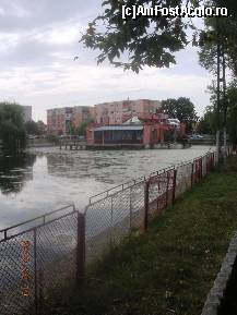 [P45] Lacul din Parcul Mic. 'Puţin ignorat' de dili, 'puţin' neîngrijit şi cu 'puţin' cam multă mătasea broaştei pe apă. » foto by abbilbal*
 - 
<span class="allrVoted glyphicon glyphicon-heart hidden" id="av136788"></span>
<a class="m-l-10 hidden" id="sv136788" onclick="voting_Foto_DelVot(,136788,3541)" role="button">șterge vot <span class="glyphicon glyphicon-remove"></span></a>
<a id="v9136788" class=" c-red"  onclick="voting_Foto_SetVot(136788)" role="button"><span class="glyphicon glyphicon-heart-empty"></span> <b>LIKE</b> = Votează poza</a> <img class="hidden"  id="f136788W9" src="/imagini/loader.gif" border="0" /><span class="AjErrMes hidden" id="e136788ErM"></span>