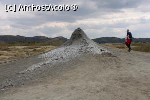 [P10] Buzău, Vulcanii Noroioși, Pâclele Mici, Un vulcan mai înalt... » foto by mprofeanu
 - 
<span class="allrVoted glyphicon glyphicon-heart hidden" id="av1410361"></span>
<a class="m-l-10 hidden" id="sv1410361" onclick="voting_Foto_DelVot(,1410361,3566)" role="button">șterge vot <span class="glyphicon glyphicon-remove"></span></a>
<a id="v91410361" class=" c-red"  onclick="voting_Foto_SetVot(1410361)" role="button"><span class="glyphicon glyphicon-heart-empty"></span> <b>LIKE</b> = Votează poza</a> <img class="hidden"  id="f1410361W9" src="/imagini/loader.gif" border="0" /><span class="AjErrMes hidden" id="e1410361ErM"></span>