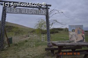 [P29] Cca. 700 de metri pînă la, destinație, . Vreo 200 de metri numai în pantă. Cam mult pentru un, bătrîn, ca mine.))  » foto by KSV
 - 
<span class="allrVoted glyphicon glyphicon-heart hidden" id="av1072279"></span>
<a class="m-l-10 hidden" id="sv1072279" onclick="voting_Foto_DelVot(,1072279,3566)" role="button">șterge vot <span class="glyphicon glyphicon-remove"></span></a>
<a id="v91072279" class=" c-red"  onclick="voting_Foto_SetVot(1072279)" role="button"><span class="glyphicon glyphicon-heart-empty"></span> <b>LIKE</b> = Votează poza</a> <img class="hidden"  id="f1072279W9" src="/imagini/loader.gif" border="0" /><span class="AjErrMes hidden" id="e1072279ErM"></span>