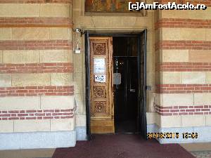 [P06] Usa de intrare in biserica.  » foto by elviramvio
 - 
<span class="allrVoted glyphicon glyphicon-heart hidden" id="av662585"></span>
<a class="m-l-10 hidden" id="sv662585" onclick="voting_Foto_DelVot(,662585,3568)" role="button">șterge vot <span class="glyphicon glyphicon-remove"></span></a>
<a id="v9662585" class=" c-red"  onclick="voting_Foto_SetVot(662585)" role="button"><span class="glyphicon glyphicon-heart-empty"></span> <b>LIKE</b> = Votează poza</a> <img class="hidden"  id="f662585W9" src="/imagini/loader.gif" border="0" /><span class="AjErrMes hidden" id="e662585ErM"></span>