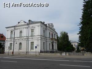 [P18] Muzeul de Artă, sfârșitul secolului al XIX-lea - fosta prefectură a județului Dâmbovița.  » foto by tata123 🔱
 - 
<span class="allrVoted glyphicon glyphicon-heart hidden" id="av974567"></span>
<a class="m-l-10 hidden" id="sv974567" onclick="voting_Foto_DelVot(,974567,3568)" role="button">șterge vot <span class="glyphicon glyphicon-remove"></span></a>
<a id="v9974567" class=" c-red"  onclick="voting_Foto_SetVot(974567)" role="button"><span class="glyphicon glyphicon-heart-empty"></span> <b>LIKE</b> = Votează poza</a> <img class="hidden"  id="f974567W9" src="/imagini/loader.gif" border="0" /><span class="AjErrMes hidden" id="e974567ErM"></span>