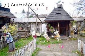[P11] Figurine din poveştile lui Creangă în Parcul tematic » foto by Michi
 - 
<span class="allrVoted glyphicon glyphicon-heart hidden" id="av1406124"></span>
<a class="m-l-10 hidden" id="sv1406124" onclick="voting_Foto_DelVot(,1406124,3571)" role="button">șterge vot <span class="glyphicon glyphicon-remove"></span></a>
<a id="v91406124" class=" c-red"  onclick="voting_Foto_SetVot(1406124)" role="button"><span class="glyphicon glyphicon-heart-empty"></span> <b>LIKE</b> = Votează poza</a> <img class="hidden"  id="f1406124W9" src="/imagini/loader.gif" border="0" /><span class="AjErrMes hidden" id="e1406124ErM"></span>