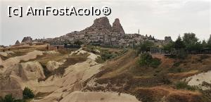[P05] Castelul din Uchisar cu multele sale hoteluri la poale.  » foto by Bujie
 - 
<span class="allrVoted glyphicon glyphicon-heart hidden" id="av1088786"></span>
<a class="m-l-10 hidden" id="sv1088786" onclick="voting_Foto_DelVot(,1088786,3573)" role="button">șterge vot <span class="glyphicon glyphicon-remove"></span></a>
<a id="v91088786" class=" c-red"  onclick="voting_Foto_SetVot(1088786)" role="button"><span class="glyphicon glyphicon-heart-empty"></span> <b>LIKE</b> = Votează poza</a> <img class="hidden"  id="f1088786W9" src="/imagini/loader.gif" border="0" /><span class="AjErrMes hidden" id="e1088786ErM"></span>