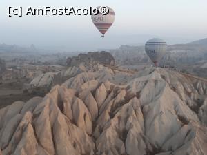 [P17] În balon, deasupra Cappadociei.  » foto by Aurici
 - 
<span class="allrVoted glyphicon glyphicon-heart hidden" id="av1056505"></span>
<a class="m-l-10 hidden" id="sv1056505" onclick="voting_Foto_DelVot(,1056505,3573)" role="button">șterge vot <span class="glyphicon glyphicon-remove"></span></a>
<a id="v91056505" class=" c-red"  onclick="voting_Foto_SetVot(1056505)" role="button"><span class="glyphicon glyphicon-heart-empty"></span> <b>LIKE</b> = Votează poza</a> <img class="hidden"  id="f1056505W9" src="/imagini/loader.gif" border="0" /><span class="AjErrMes hidden" id="e1056505ErM"></span>