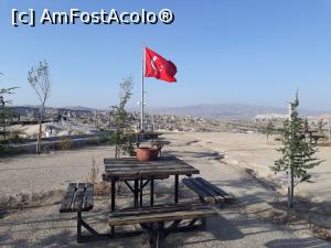 [P56] Locul din Göreme de unde se văd cel mai bine baloanele. Era plin de oameni dimineața, devreme.  » foto by Aurici
 - 
<span class="allrVoted glyphicon glyphicon-heart hidden" id="av1056558"></span>
<a class="m-l-10 hidden" id="sv1056558" onclick="voting_Foto_DelVot(,1056558,3573)" role="button">șterge vot <span class="glyphicon glyphicon-remove"></span></a>
<a id="v91056558" class=" c-red"  onclick="voting_Foto_SetVot(1056558)" role="button"><span class="glyphicon glyphicon-heart-empty"></span> <b>LIKE</b> = Votează poza</a> <img class="hidden"  id="f1056558W9" src="/imagini/loader.gif" border="0" /><span class="AjErrMes hidden" id="e1056558ErM"></span>
