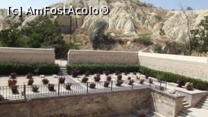 [P28] Curtea interioara-vedere de pe acoperis. La o privire mai atenta se pot observa zidurile, gen cazemata care inconjoara Sanctuarul. Scarile din dreapta conduc catre iesire » foto by chrisstina
 - 
<span class="allrVoted glyphicon glyphicon-heart hidden" id="av763894"></span>
<a class="m-l-10 hidden" id="sv763894" onclick="voting_Foto_DelVot(,763894,3573)" role="button">șterge vot <span class="glyphicon glyphicon-remove"></span></a>
<a id="v9763894" class=" c-red"  onclick="voting_Foto_SetVot(763894)" role="button"><span class="glyphicon glyphicon-heart-empty"></span> <b>LIKE</b> = Votează poza</a> <img class="hidden"  id="f763894W9" src="/imagini/loader.gif" border="0" /><span class="AjErrMes hidden" id="e763894ErM"></span>