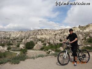 [P125] Mountain bike prin Goreme » foto by nickro
 - 
<span class="allrVoted glyphicon glyphicon-heart hidden" id="av509794"></span>
<a class="m-l-10 hidden" id="sv509794" onclick="voting_Foto_DelVot(,509794,3573)" role="button">șterge vot <span class="glyphicon glyphicon-remove"></span></a>
<a id="v9509794" class=" c-red"  onclick="voting_Foto_SetVot(509794)" role="button"><span class="glyphicon glyphicon-heart-empty"></span> <b>LIKE</b> = Votează poza</a> <img class="hidden"  id="f509794W9" src="/imagini/loader.gif" border="0" /><span class="AjErrMes hidden" id="e509794ErM"></span>