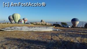 [P31] După zbor, balonul se dezumflă, în faţă castelul de la Uçhisar » foto by irinad
 - 
<span class="allrVoted glyphicon glyphicon-heart hidden" id="av909998"></span>
<a class="m-l-10 hidden" id="sv909998" onclick="voting_Foto_DelVot(,909998,3573)" role="button">șterge vot <span class="glyphicon glyphicon-remove"></span></a>
<a id="v9909998" class=" c-red"  onclick="voting_Foto_SetVot(909998)" role="button"><span class="glyphicon glyphicon-heart-empty"></span> <b>LIKE</b> = Votează poza</a> <img class="hidden"  id="f909998W9" src="/imagini/loader.gif" border="0" /><span class="AjErrMes hidden" id="e909998ErM"></span>