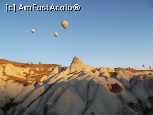 [P51] Din balon: munţi şi alte baloane » foto by irinad
 - 
<span class="allrVoted glyphicon glyphicon-heart hidden" id="av910018"></span>
<a class="m-l-10 hidden" id="sv910018" onclick="voting_Foto_DelVot(,910018,3573)" role="button">șterge vot <span class="glyphicon glyphicon-remove"></span></a>
<a id="v9910018" class=" c-red"  onclick="voting_Foto_SetVot(910018)" role="button"><span class="glyphicon glyphicon-heart-empty"></span> <b>LIKE</b> = Votează poza</a> <img class="hidden"  id="f910018W9" src="/imagini/loader.gif" border="0" /><span class="AjErrMes hidden" id="e910018ErM"></span>