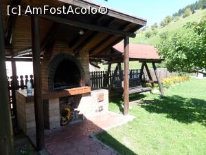[P10] Grătarul și leagănul. » foto by Safta Radu
 - 
<span class="allrVoted glyphicon glyphicon-heart hidden" id="av1188417"></span>
<a class="m-l-10 hidden" id="sv1188417" onclick="voting_Foto_DelVot(,1188417,3581)" role="button">șterge vot <span class="glyphicon glyphicon-remove"></span></a>
<a id="v91188417" class=" c-red"  onclick="voting_Foto_SetVot(1188417)" role="button"><span class="glyphicon glyphicon-heart-empty"></span> <b>LIKE</b> = Votează poza</a> <img class="hidden"  id="f1188417W9" src="/imagini/loader.gif" border="0" /><span class="AjErrMes hidden" id="e1188417ErM"></span>