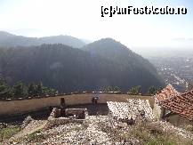 [P32] Varful Bucsoiu, cu altitudinea de 2.492 m, vazut din cel mai inalt loc al cetatii.  » foto by Marian Preda
 - 
<span class="allrVoted glyphicon glyphicon-heart hidden" id="av480606"></span>
<a class="m-l-10 hidden" id="sv480606" onclick="voting_Foto_DelVot(,480606,3588)" role="button">șterge vot <span class="glyphicon glyphicon-remove"></span></a>
<a id="v9480606" class=" c-red"  onclick="voting_Foto_SetVot(480606)" role="button"><span class="glyphicon glyphicon-heart-empty"></span> <b>LIKE</b> = Votează poza</a> <img class="hidden"  id="f480606W9" src="/imagini/loader.gif" border="0" /><span class="AjErrMes hidden" id="e480606ErM"></span>