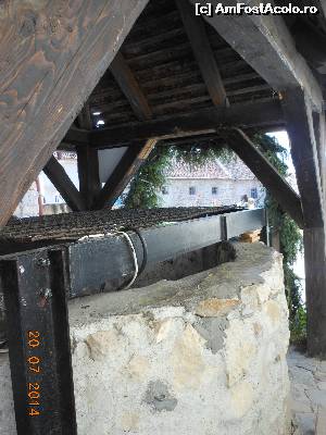 [P26] La Cetatea Râşnov - Fântâna.  » foto by iulianic
 - 
<span class="allrVoted glyphicon glyphicon-heart hidden" id="av540872"></span>
<a class="m-l-10 hidden" id="sv540872" onclick="voting_Foto_DelVot(,540872,3588)" role="button">șterge vot <span class="glyphicon glyphicon-remove"></span></a>
<a id="v9540872" class=" c-red"  onclick="voting_Foto_SetVot(540872)" role="button"><span class="glyphicon glyphicon-heart-empty"></span> <b>LIKE</b> = Votează poza</a> <img class="hidden"  id="f540872W9" src="/imagini/loader.gif" border="0" /><span class="AjErrMes hidden" id="e540872ErM"></span>