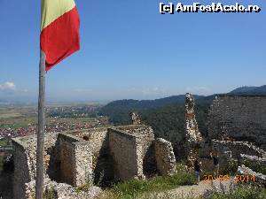 [P36] La Cetatea Râşnov - Vedere din cel mai înalt punct al cetăţii.  » foto by iulianic
 - 
<span class="allrVoted glyphicon glyphicon-heart hidden" id="av540882"></span>
<a class="m-l-10 hidden" id="sv540882" onclick="voting_Foto_DelVot(,540882,3588)" role="button">șterge vot <span class="glyphicon glyphicon-remove"></span></a>
<a id="v9540882" class=" c-red"  onclick="voting_Foto_SetVot(540882)" role="button"><span class="glyphicon glyphicon-heart-empty"></span> <b>LIKE</b> = Votează poza</a> <img class="hidden"  id="f540882W9" src="/imagini/loader.gif" border="0" /><span class="AjErrMes hidden" id="e540882ErM"></span>