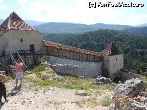 [P40] La Cetatea Râşnov - » foto by iulianic
 - 
<span class="allrVoted glyphicon glyphicon-heart hidden" id="av540886"></span>
<a class="m-l-10 hidden" id="sv540886" onclick="voting_Foto_DelVot(,540886,3588)" role="button">șterge vot <span class="glyphicon glyphicon-remove"></span></a>
<a id="v9540886" class=" c-red"  onclick="voting_Foto_SetVot(540886)" role="button"><span class="glyphicon glyphicon-heart-empty"></span> <b>LIKE</b> = Votează poza</a> <img class="hidden"  id="f540886W9" src="/imagini/loader.gif" border="0" /><span class="AjErrMes hidden" id="e540886ErM"></span>