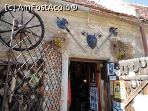 [P22] Mică expoziţie de arme şi unelte.  » foto by maryka
 - 
<span class="allrVoted glyphicon glyphicon-heart hidden" id="av730874"></span>
<a class="m-l-10 hidden" id="sv730874" onclick="voting_Foto_DelVot(,730874,3588)" role="button">șterge vot <span class="glyphicon glyphicon-remove"></span></a>
<a id="v9730874" class=" c-red"  onclick="voting_Foto_SetVot(730874)" role="button"><span class="glyphicon glyphicon-heart-empty"></span> <b>LIKE</b> = Votează poza</a> <img class="hidden"  id="f730874W9" src="/imagini/loader.gif" border="0" /><span class="AjErrMes hidden" id="e730874ErM"></span>