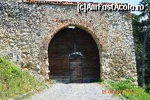 [P59] Poarta de acces in curtea exterioara.  » foto by fregata
 - 
<span class="allrVoted glyphicon glyphicon-heart hidden" id="av459622"></span>
<a class="m-l-10 hidden" id="sv459622" onclick="voting_Foto_DelVot(,459622,3588)" role="button">șterge vot <span class="glyphicon glyphicon-remove"></span></a>
<a id="v9459622" class=" c-red"  onclick="voting_Foto_SetVot(459622)" role="button"><span class="glyphicon glyphicon-heart-empty"></span> <b>LIKE</b> = Votează poza</a> <img class="hidden"  id="f459622W9" src="/imagini/loader.gif" border="0" /><span class="AjErrMes hidden" id="e459622ErM"></span>