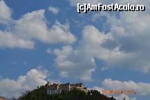 [P63] Cetatea Rasnov vazuta din oras.  » foto by fregata
 - 
<span class="allrVoted glyphicon glyphicon-heart hidden" id="av459626"></span>
<a class="m-l-10 hidden" id="sv459626" onclick="voting_Foto_DelVot(,459626,3588)" role="button">șterge vot <span class="glyphicon glyphicon-remove"></span></a>
<a id="v9459626" class=" c-red"  onclick="voting_Foto_SetVot(459626)" role="button"><span class="glyphicon glyphicon-heart-empty"></span> <b>LIKE</b> = Votează poza</a> <img class="hidden"  id="f459626W9" src="/imagini/loader.gif" border="0" /><span class="AjErrMes hidden" id="e459626ErM"></span>
