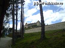 [P04] Primul contact vizual cu zidurile cetatii a fost din trenulet.  » foto by GYL*
 - 
<span class="allrVoted glyphicon glyphicon-heart hidden" id="av463081"></span>
<a class="m-l-10 hidden" id="sv463081" onclick="voting_Foto_DelVot(,463081,3588)" role="button">șterge vot <span class="glyphicon glyphicon-remove"></span></a>
<a id="v9463081" class=" c-red"  onclick="voting_Foto_SetVot(463081)" role="button"><span class="glyphicon glyphicon-heart-empty"></span> <b>LIKE</b> = Votează poza</a> <img class="hidden"  id="f463081W9" src="/imagini/loader.gif" border="0" /><span class="AjErrMes hidden" id="e463081ErM"></span>
