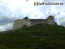 [P08] Cetatea vazuta de dupa intrarea in curte.  » foto by GYL*
 - 
<span class="allrVoted glyphicon glyphicon-heart hidden" id="av463092"></span>
<a class="m-l-10 hidden" id="sv463092" onclick="voting_Foto_DelVot(,463092,3588)" role="button">șterge vot <span class="glyphicon glyphicon-remove"></span></a>
<a id="v9463092" class=" c-red"  onclick="voting_Foto_SetVot(463092)" role="button"><span class="glyphicon glyphicon-heart-empty"></span> <b>LIKE</b> = Votează poza</a> <img class="hidden"  id="f463092W9" src="/imagini/loader.gif" border="0" /><span class="AjErrMes hidden" id="e463092ErM"></span>