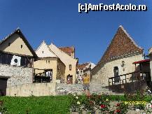 [P12] Abia ajunsesm si urma o plimbare printre ruinele camerelor de provizii, de-a lungul zidurilor groase, cu galeriile de unde luptatorii rasnoveni aparau cetatea » foto by ms65
 - 
<span class="allrVoted glyphicon glyphicon-heart hidden" id="av60541"></span>
<a class="m-l-10 hidden" id="sv60541" onclick="voting_Foto_DelVot(,60541,3588)" role="button">șterge vot <span class="glyphicon glyphicon-remove"></span></a>
<a id="v960541" class=" c-red"  onclick="voting_Foto_SetVot(60541)" role="button"><span class="glyphicon glyphicon-heart-empty"></span> <b>LIKE</b> = Votează poza</a> <img class="hidden"  id="f60541W9" src="/imagini/loader.gif" border="0" /><span class="AjErrMes hidden" id="e60541ErM"></span>