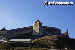 [P25] Turnul Pentagonal. Construcția lui este astfel realizată încât aproape din orice unghi ar veni ghiulele ar ricoșa, evitându-se astfel o lovitură directă, nimicitoare.  » foto by Utube
 - 
<span class="allrVoted glyphicon glyphicon-heart hidden" id="av395076"></span>
<a class="m-l-10 hidden" id="sv395076" onclick="voting_Foto_DelVot(,395076,3588)" role="button">șterge vot <span class="glyphicon glyphicon-remove"></span></a>
<a id="v9395076" class=" c-red"  onclick="voting_Foto_SetVot(395076)" role="button"><span class="glyphicon glyphicon-heart-empty"></span> <b>LIKE</b> = Votează poza</a> <img class="hidden"  id="f395076W9" src="/imagini/loader.gif" border="0" /><span class="AjErrMes hidden" id="e395076ErM"></span>