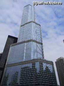 [P24] Trump Tower intr-o zi mai insorita. Se vede reflexia cladirilor din jur.  » foto by MCM
 - 
<span class="allrVoted glyphicon glyphicon-heart hidden" id="av390115"></span>
<a class="m-l-10 hidden" id="sv390115" onclick="voting_Foto_DelVot(,390115,3589)" role="button">șterge vot <span class="glyphicon glyphicon-remove"></span></a>
<a id="v9390115" class=" c-red"  onclick="voting_Foto_SetVot(390115)" role="button"><span class="glyphicon glyphicon-heart-empty"></span> <b>LIKE</b> = Votează poza</a> <img class="hidden"  id="f390115W9" src="/imagini/loader.gif" border="0" /><span class="AjErrMes hidden" id="e390115ErM"></span>