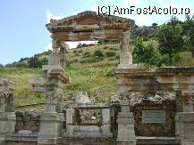 [P15] Orasul antic Efes - Fantana lui Traian » foto by biancuta
 - 
<span class="allrVoted glyphicon glyphicon-heart hidden" id="av90940"></span>
<a class="m-l-10 hidden" id="sv90940" onclick="voting_Foto_DelVot(,90940,3592)" role="button">șterge vot <span class="glyphicon glyphicon-remove"></span></a>
<a id="v990940" class=" c-red"  onclick="voting_Foto_SetVot(90940)" role="button"><span class="glyphicon glyphicon-heart-empty"></span> <b>LIKE</b> = Votează poza</a> <img class="hidden"  id="f90940W9" src="/imagini/loader.gif" border="0" /><span class="AjErrMes hidden" id="e90940ErM"></span>