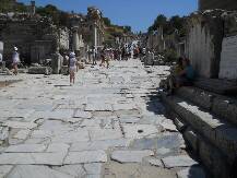 [P10] Strada Curetes (Gradinilor). O babilonie de coloane, lespezi, ruine, fragmente de statui etc.  » foto by florinbad
 - 
<span class="allrVoted glyphicon glyphicon-heart hidden" id="av335812"></span>
<a class="m-l-10 hidden" id="sv335812" onclick="voting_Foto_DelVot(,335812,3592)" role="button">șterge vot <span class="glyphicon glyphicon-remove"></span></a>
<a id="v9335812" class=" c-red"  onclick="voting_Foto_SetVot(335812)" role="button"><span class="glyphicon glyphicon-heart-empty"></span> <b>LIKE</b> = Votează poza</a> <img class="hidden"  id="f335812W9" src="/imagini/loader.gif" border="0" /><span class="AjErrMes hidden" id="e335812ErM"></span>