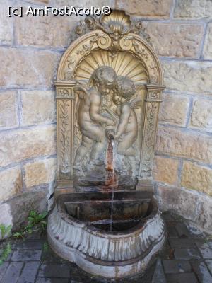 [P12] R&acirc;mnicu V&acirc;lcea - Pe Str. Carol I, f&acirc;nt&acirc;na de la baza dealului cu Monumentul Eroilor. » foto by iulianic
 - 
<span class="allrVoted glyphicon glyphicon-heart hidden" id="av1254808"></span>
<a class="m-l-10 hidden" id="sv1254808" onclick="voting_Foto_DelVot(,1254808,3601)" role="button">șterge vot <span class="glyphicon glyphicon-remove"></span></a>
<a id="v91254808" class=" c-red"  onclick="voting_Foto_SetVot(1254808)" role="button"><span class="glyphicon glyphicon-heart-empty"></span> <b>LIKE</b> = Votează poza</a> <img class="hidden"  id="f1254808W9" src="/imagini/loader.gif" border="0" /><span class="AjErrMes hidden" id="e1254808ErM"></span>