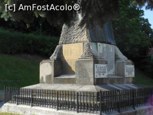[P14] R&acirc;mnicu V&acirc;lcea - Monumentul Eroilor v&acirc;lceni, soclul. » foto by iulianic
 - 
<span class="allrVoted glyphicon glyphicon-heart hidden" id="av1254810"></span>
<a class="m-l-10 hidden" id="sv1254810" onclick="voting_Foto_DelVot(,1254810,3601)" role="button">șterge vot <span class="glyphicon glyphicon-remove"></span></a>
<a id="v91254810" class=" c-red"  onclick="voting_Foto_SetVot(1254810)" role="button"><span class="glyphicon glyphicon-heart-empty"></span> <b>LIKE</b> = Votează poza</a> <img class="hidden"  id="f1254810W9" src="/imagini/loader.gif" border="0" /><span class="AjErrMes hidden" id="e1254810ErM"></span>