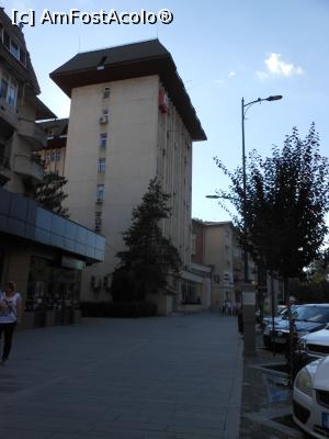 [P22] R&acirc;mnicu V&acirc;lcea - Spre Grand Hotel Sofianu. » foto by iulianic
 - 
<span class="allrVoted glyphicon glyphicon-heart hidden" id="av1254818"></span>
<a class="m-l-10 hidden" id="sv1254818" onclick="voting_Foto_DelVot(,1254818,3601)" role="button">șterge vot <span class="glyphicon glyphicon-remove"></span></a>
<a id="v91254818" class=" c-red"  onclick="voting_Foto_SetVot(1254818)" role="button"><span class="glyphicon glyphicon-heart-empty"></span> <b>LIKE</b> = Votează poza</a> <img class="hidden"  id="f1254818W9" src="/imagini/loader.gif" border="0" /><span class="AjErrMes hidden" id="e1254818ErM"></span>