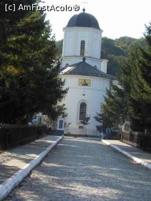 [P35] R&acirc;mnicu V&acirc;lcea - Biserica Arhiepiscopiei R&acirc;mnicului. » foto by iulianic
 - 
<span class="allrVoted glyphicon glyphicon-heart hidden" id="av1254831"></span>
<a class="m-l-10 hidden" id="sv1254831" onclick="voting_Foto_DelVot(,1254831,3601)" role="button">șterge vot <span class="glyphicon glyphicon-remove"></span></a>
<a id="v91254831" class=" c-red"  onclick="voting_Foto_SetVot(1254831)" role="button"><span class="glyphicon glyphicon-heart-empty"></span> <b>LIKE</b> = Votează poza</a> <img class="hidden"  id="f1254831W9" src="/imagini/loader.gif" border="0" /><span class="AjErrMes hidden" id="e1254831ErM"></span>